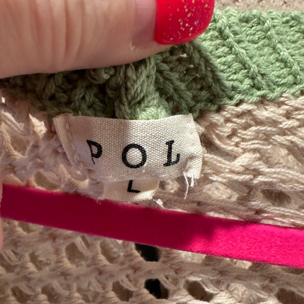POL - Embroidery Flower Crocheted Top - Picture 4 of 5